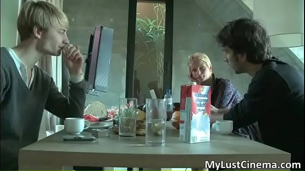 Nonton Horny Amateur Couple Making Out On The thumbnail