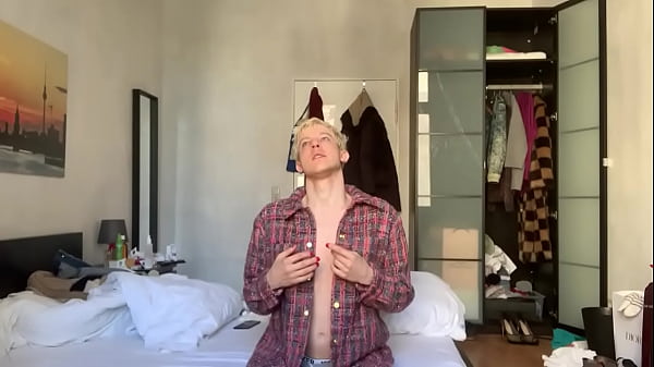 SISSY IS ALWAYS HUNGRY FOR RAW COCK