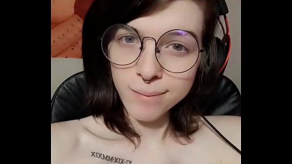 Nonton How Do My Tits Look? thumbnail