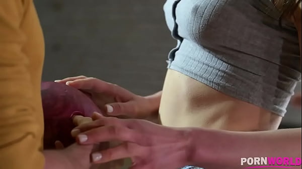 Nonton 2 Lucky Studs Have Lucky Strike At The Bowling Alley When They Have An Orgy With Anissa Kate & Nataly Gold Gp1775 thumbnail