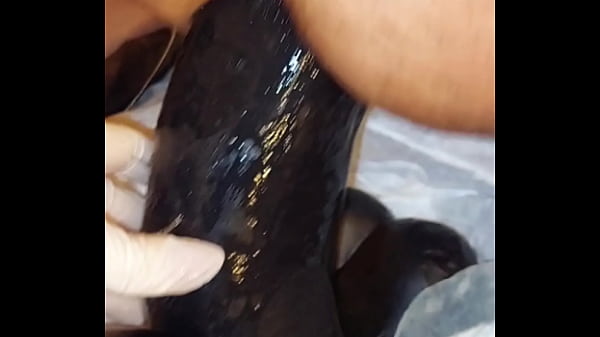 Fisting Big Dildo thumbnail