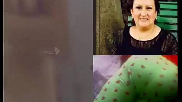 Espiando a mi t&iacute;a de chocho depilado 