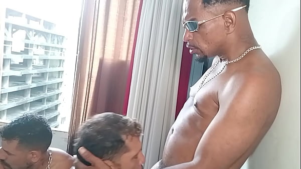 Tr&ecirc;s Dotadoes Se Pegando Gostoso thumbnail