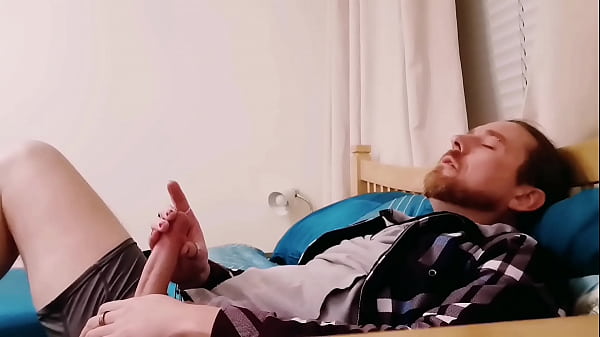 Sexy Guy Masturbation thumbnail