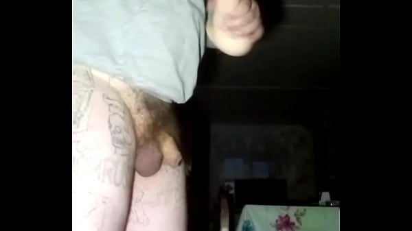 Огромный член трахает обе дырки толстозадого гея! 