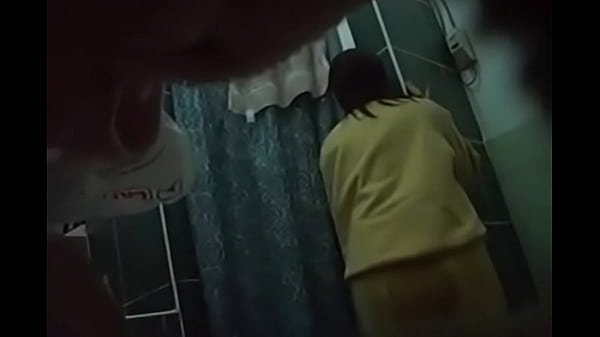 Nonton Tomando Una Ducha thumbnail