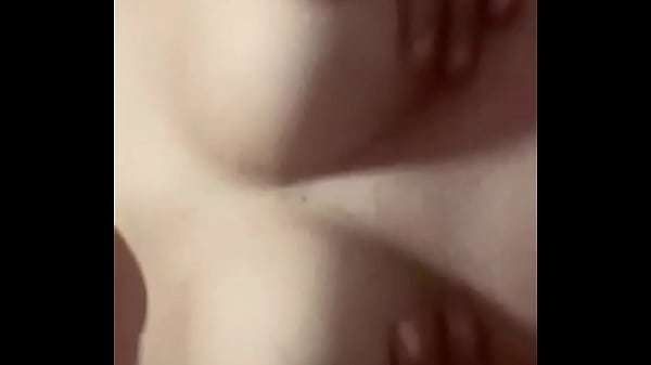 Tocandose Las Tetas Mas Que Antes thumbnail