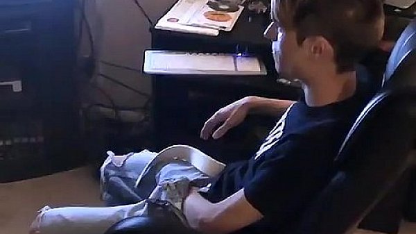 Gay Pinoy Naked Nude Photos Jared Is Jumpy About His First Time thumbnail