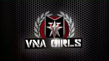 Nonton White Laced Vicky Vette Strips Off And Pleases Her Cunt With A Dildo! thumbnail