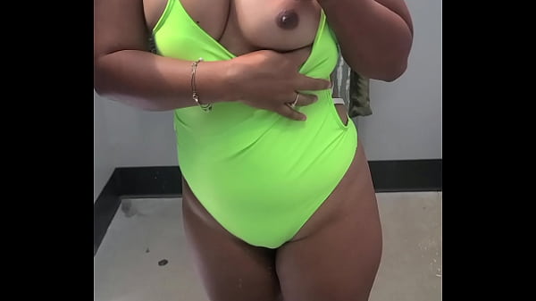 public tit flash asian pinay filipina 