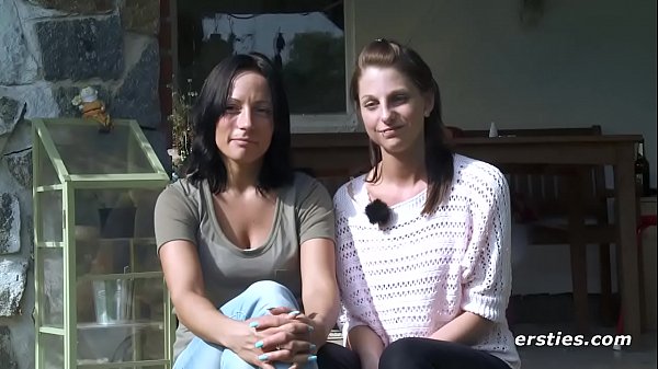 Nonton Two Teen All Natural Lesbians Outside thumbnail