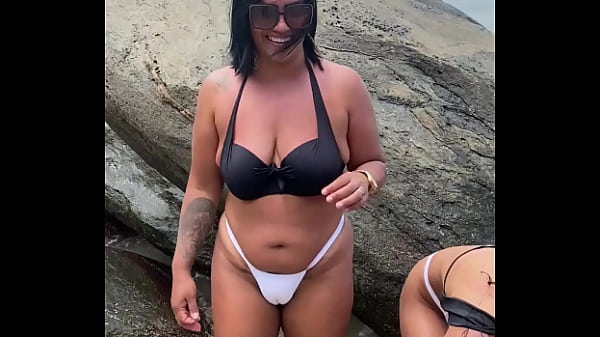 Ol&aacute; Somos As Peludinhas Fodendo Na Praia thumbnail