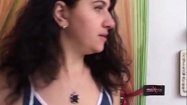 Il Suo Sesso Amatoriale Avvelenato Succhia Il Cazzo A Casa E Poi Urina thumbnail