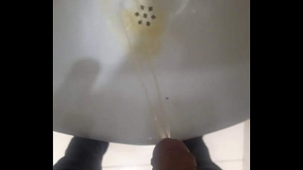 Una Miadita En El Ba&ntilde;o Con La Verga Parada thumbnail