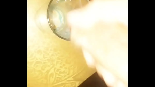 Me vengo en un vaso 