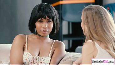 Nonton Ebony Jenna Foxx Gives It A Try Making Out With Her Lesbian Bff Karla Kush. No Strings Attached, Just Purely For Pleasure As They Lick Each Other thumbnail