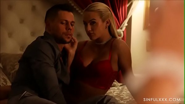 Nonton Anna And Vinna Play With Big Cock thumbnail