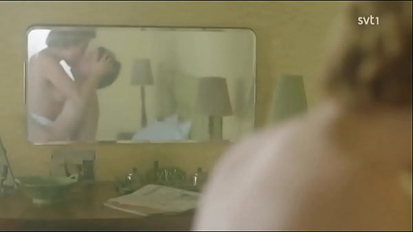DeWanda Wise &amp_ Ilfenesh Hadera shows tits in sexy lesbo scene