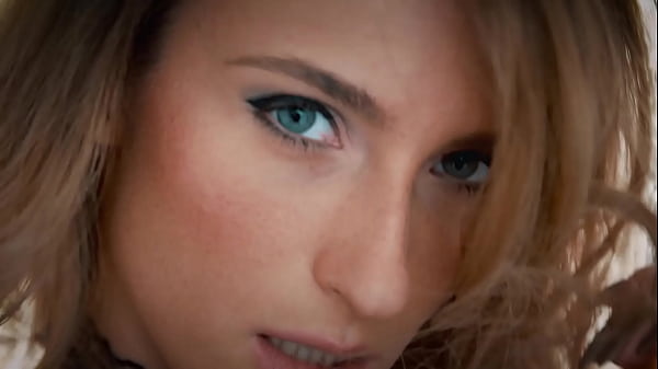 Nonton Fitting-room - La Giovane Ceca Adelle Gioca Con Le Sue Piccole Mutandine E Si Scopa La Figa Bagnata thumbnail