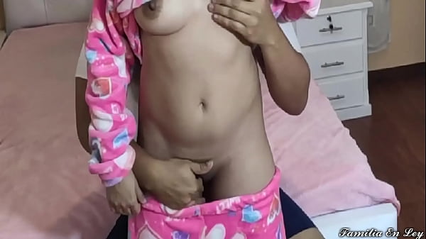 Grabe a mi Sobrina en ley Mientras le doy Masajes en Todo su Cuerpo - No Porfavor no me Toques en mis Partes Intima 