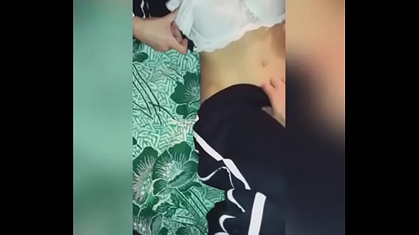 Hijastra Colegiala LATINA Recibe VERGA de su Padrastro con el uniforme Puesto Cuando va por ELLA! 