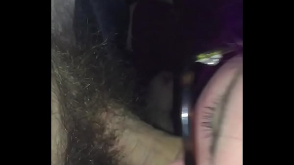 Missus gives head