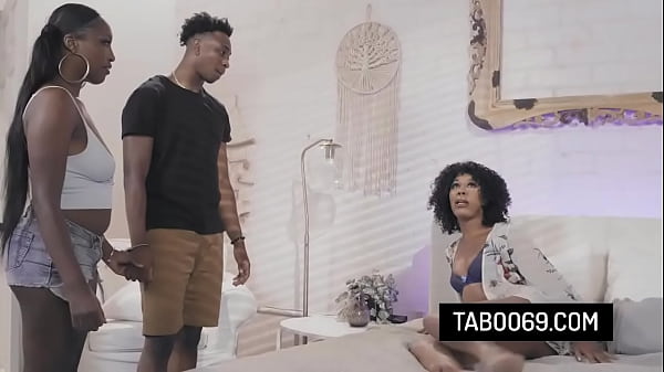 Nonton Bratty Ebony Stepsiblings Share Their Milf Stepmom's Pussy thumbnail