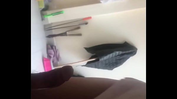 Nonton Amiga Hace Favor En Casa De Un Amigo thumbnail