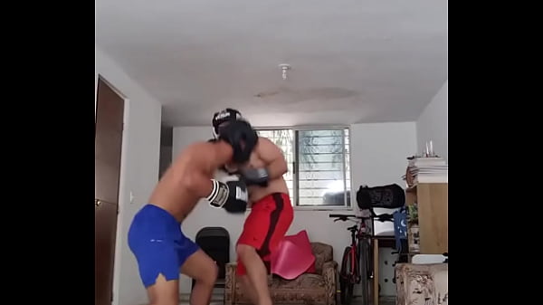 Sometimes I do boxing .. ? (or try to...)#boxing #amateur #amateurboxing #sparring #training #wrestling #exercise #pun...