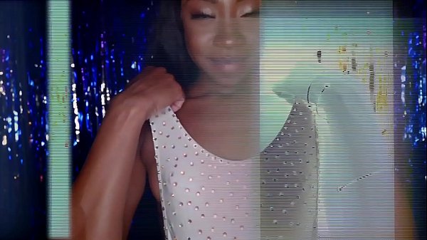 Nonton Sexy Brunette Shocked And Fucked thumbnail