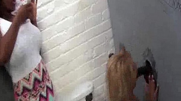 Nonton Blonde Likes Big Black Cock thumbnail