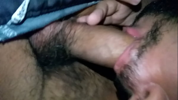 Casado Me Deu Rola Dentro Do Carro (repare A Alian&ccedil;a Na M&atilde;o Dele) thumbnail