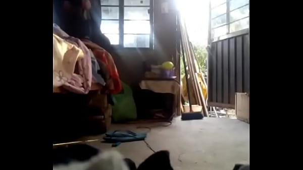 Mi Sobrina No Se Da Cuenta De Que La Grabo thumbnail