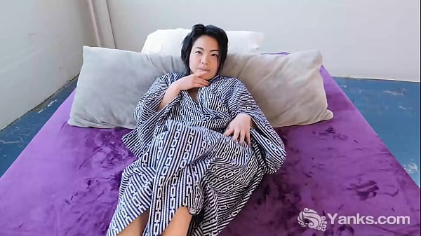 Beautiful Amateur Asian Nasty From Yanks Hope Gold Loving Her Delicious Clit thumbnail