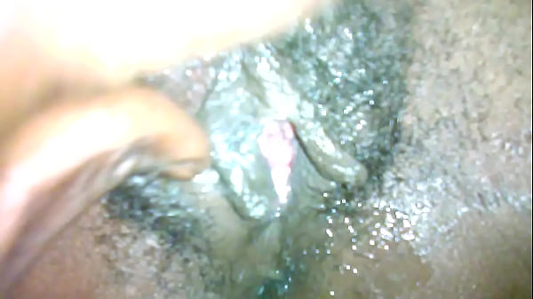 Play MP4 - Rubbing her pussy