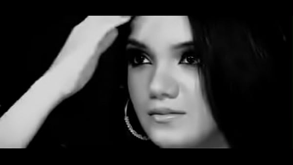 Nonton Modelo Peruana thumbnail