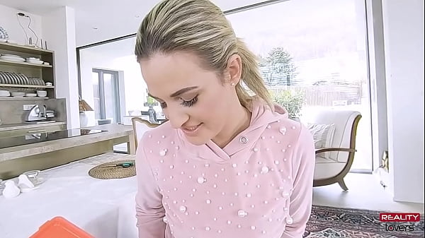 Nonton Realitylovers - First Aid With Nicole Vice thumbnail