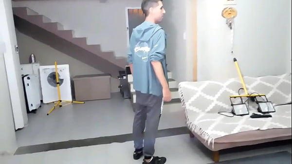 Slut Gets Customer On The Street thumbnail