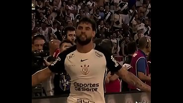 Garoto dotado fode an&atilde_ da colina junto com 2 experientes corinthians