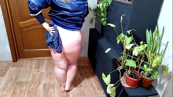 Nonton Masturbating Mother-in-law Gets A Load Of My Sperm On Her Fat Ass While Standing Doggystyle thumbnail