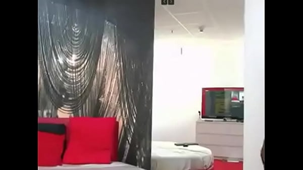 Nonton Webcam Pool Dance thumbnail