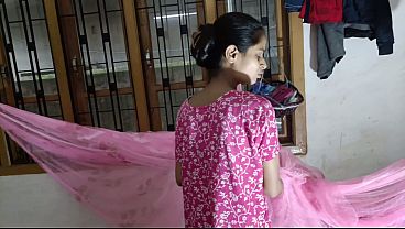 Nonton Desi Bhabhi Calls Big-cocked Boyfriend Home For Hardcore Afternoon Fuck thumbnail