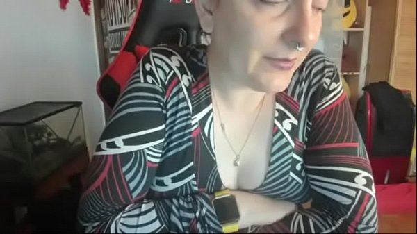 Non Vorresti Essere Anche Tu Nei Panni Del Mio Slave Coglione? thumbnail