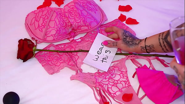 Nonton Mistress Maverick Owns Dimitri&rsquo;s Bbc On Valentine&rsquo;s Night! thumbnail