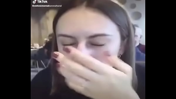 Putona safada despertando o sharingan