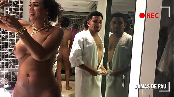 Transex Aprontando Antes De Come&ccedil;ar As Grava&ccedil;&otilde;es. thumbnail