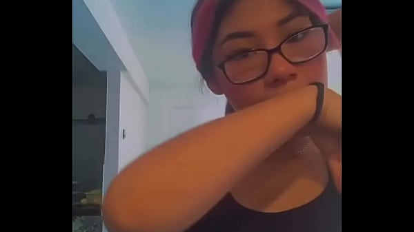 LINDA ALUMNA DE ESAN COQUETEA AL FRENTE DE LA C&Aacute_MARA