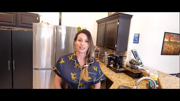 Nonton Spending Spring Break With My Sexy Step Aunt Part 1 Coco Vandi Wca Productions thumbnail