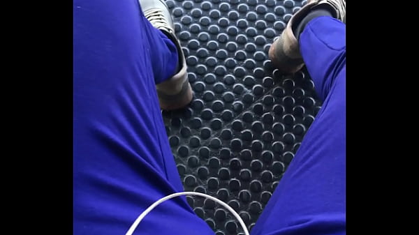 Andando sem cueca pelas ruas (Full Video &gt Xvideos Red)