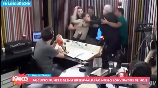 Nonton T&iacute;tulo Para A Emissora. thumbnail